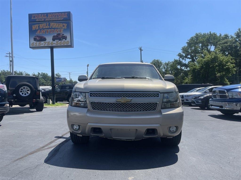 Chevrolet Suburban LT 1500 4WD 2012
