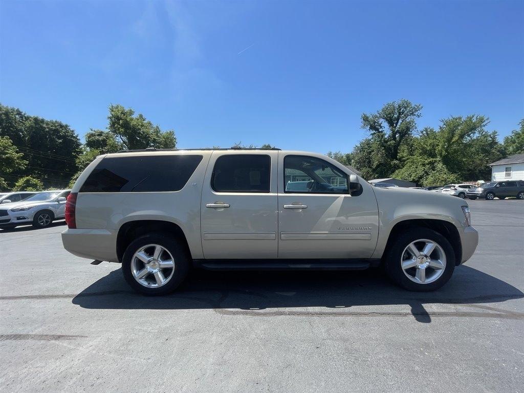 Chevrolet Suburban LT 1500 4WD 2012