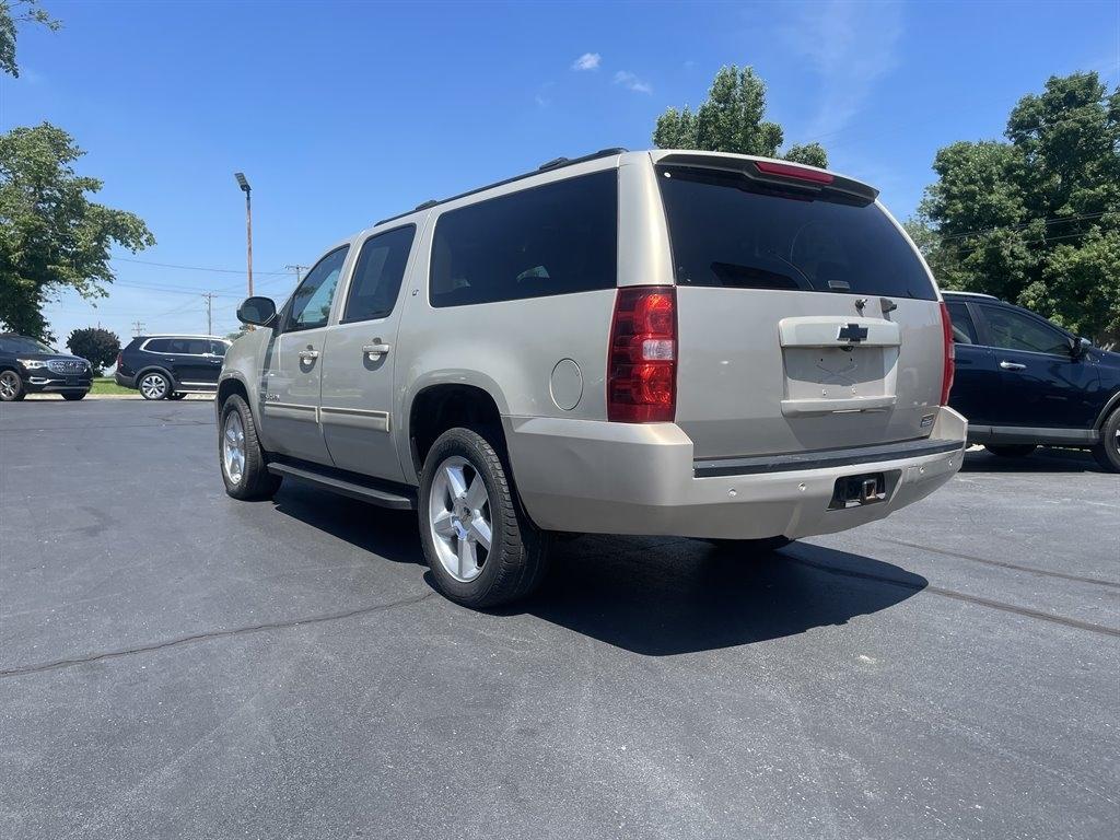 Chevrolet Suburban LT 1500 4WD 2012