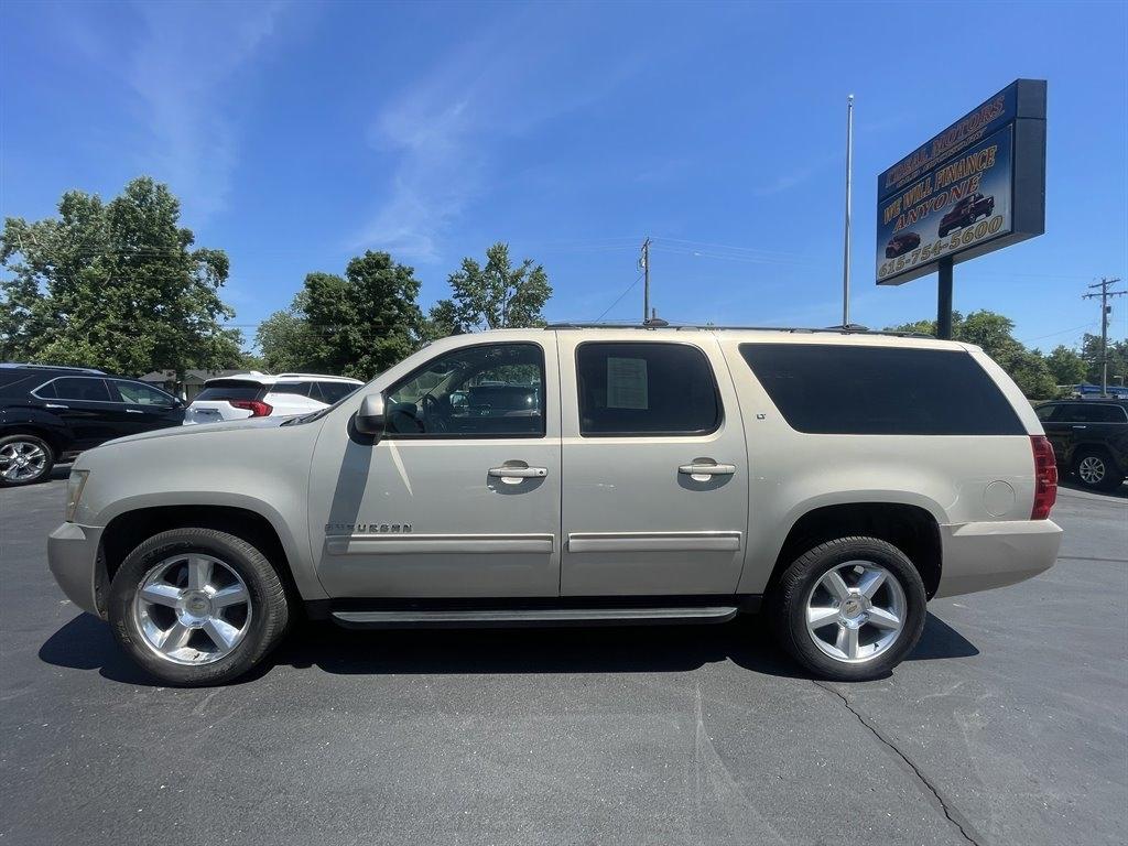 Chevrolet Suburban LT 1500 4WD 2012