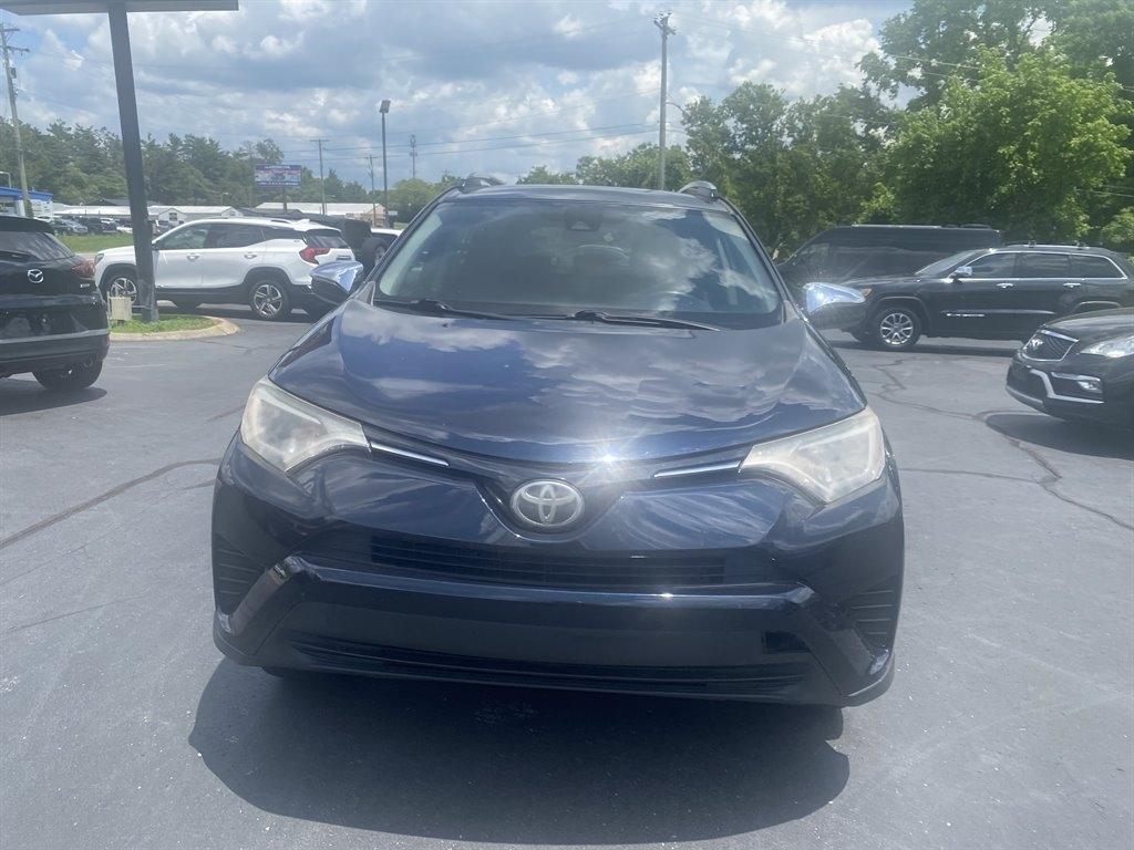 Toyota RAV4 LE FWD 2017