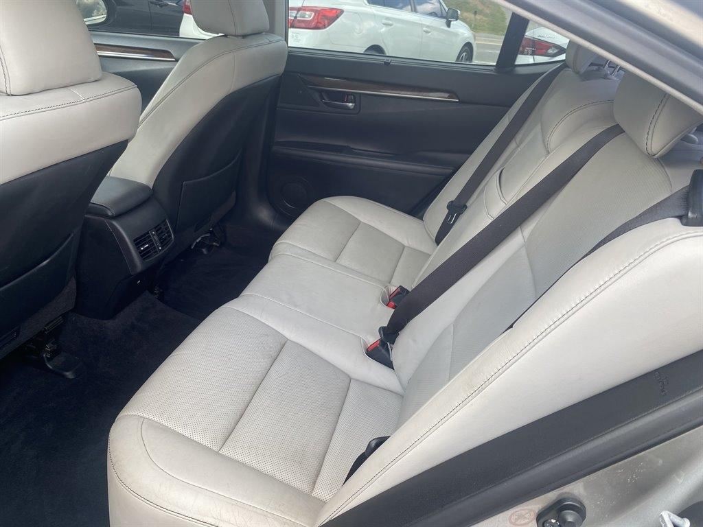 Lexus ES 350 Sedan 2015