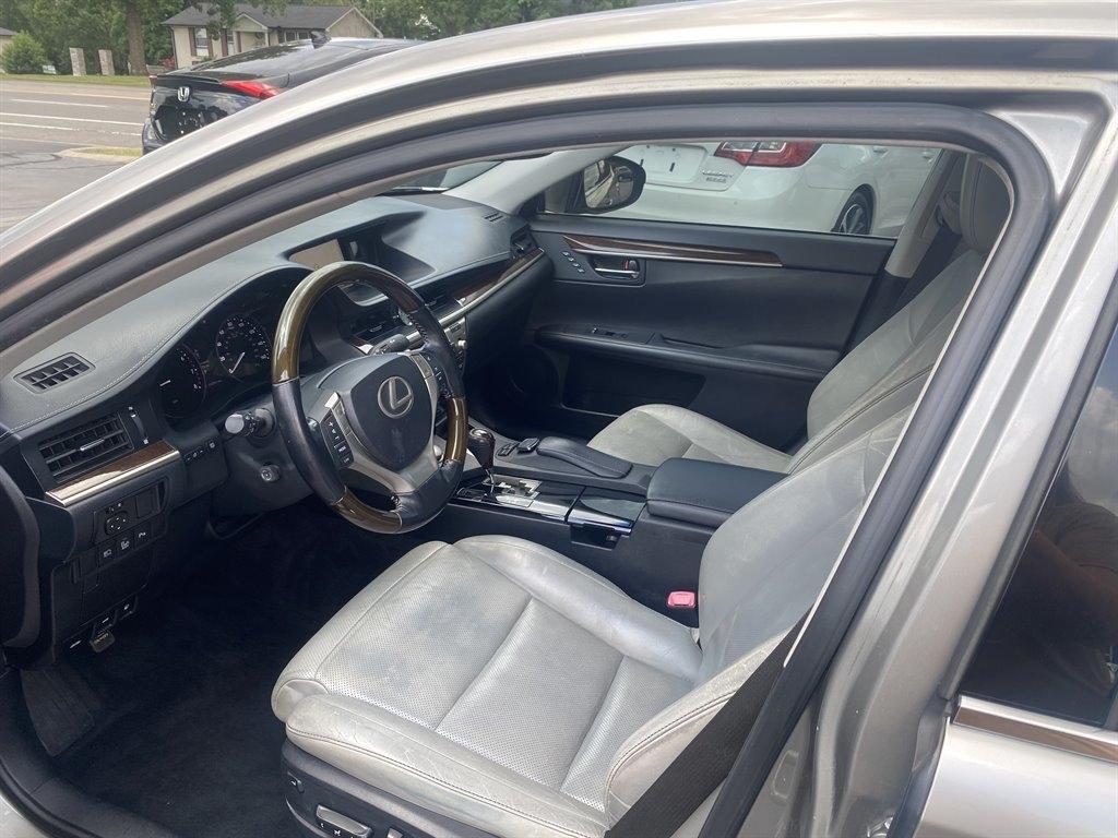 Lexus ES 350 Sedan 2015