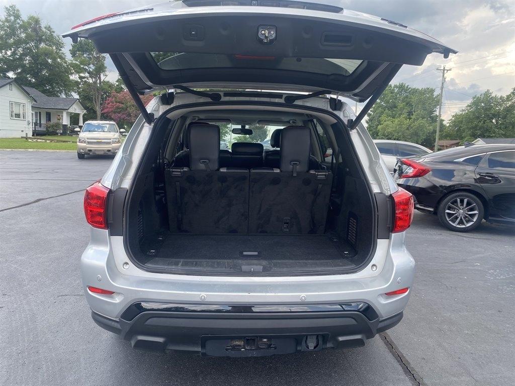 Nissan Pathfinder SL 4WD 2020