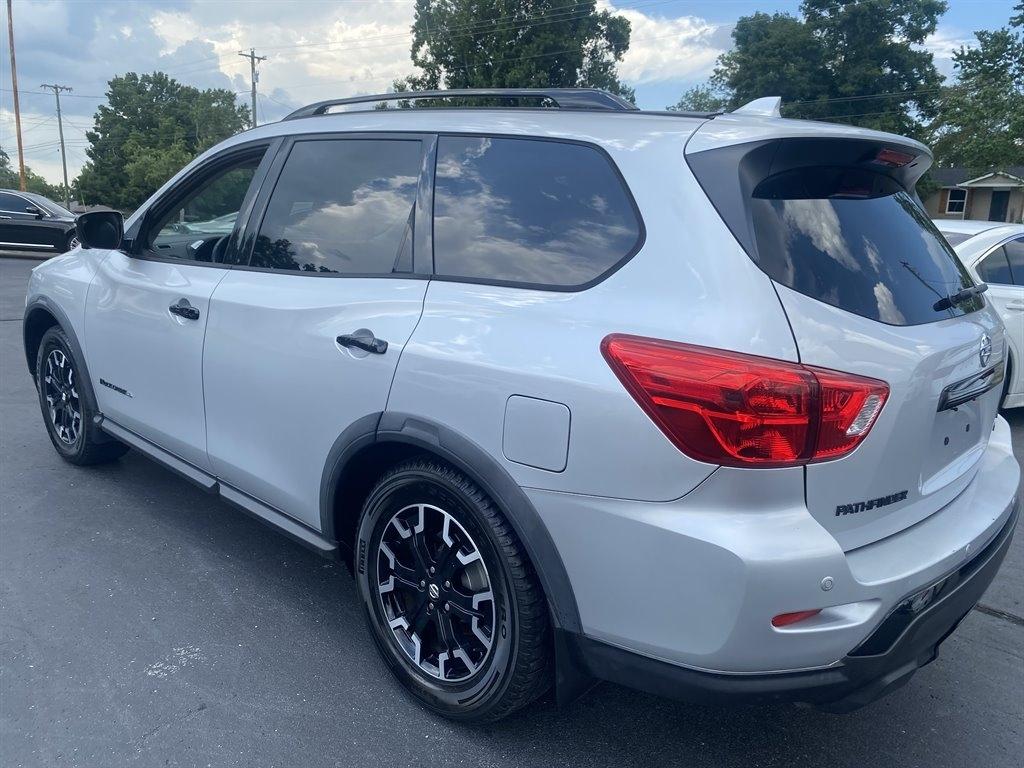 Nissan Pathfinder SL 4WD 2020