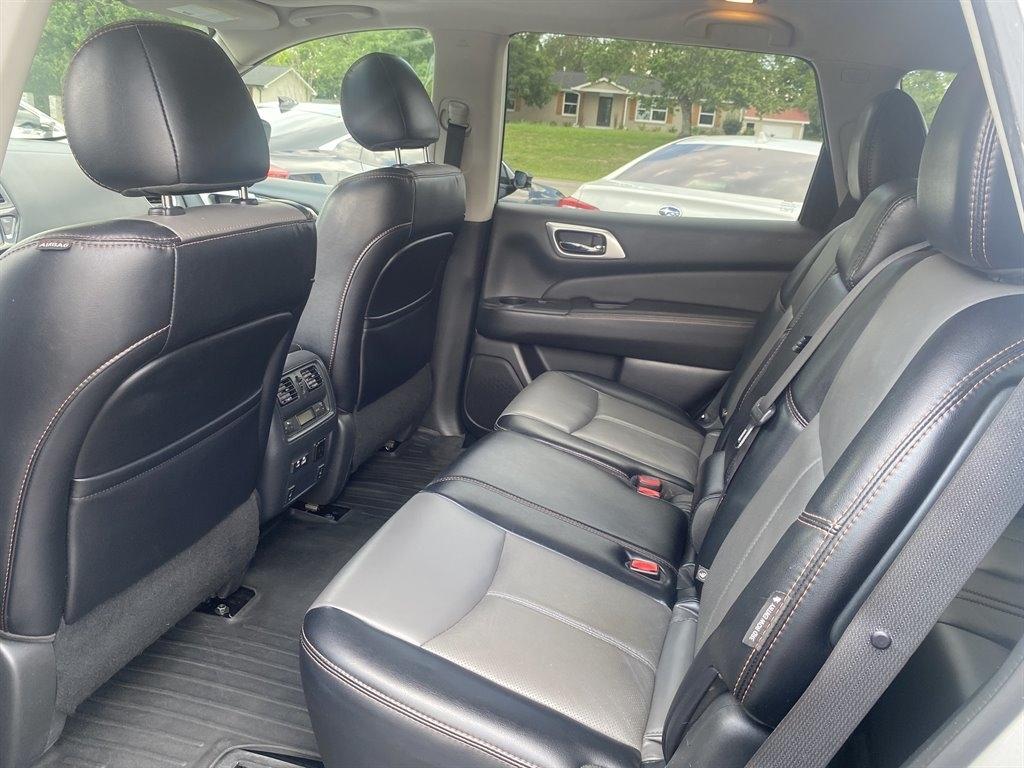 Nissan Pathfinder SL 4WD 2020