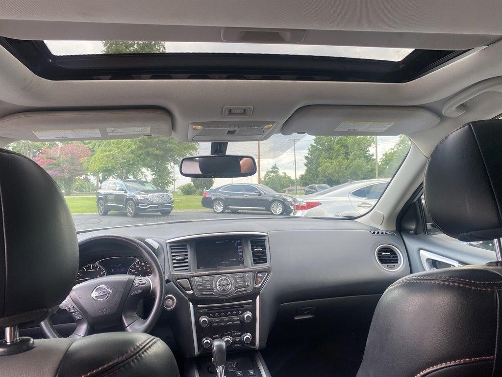 Nissan Pathfinder SL 4WD 2020