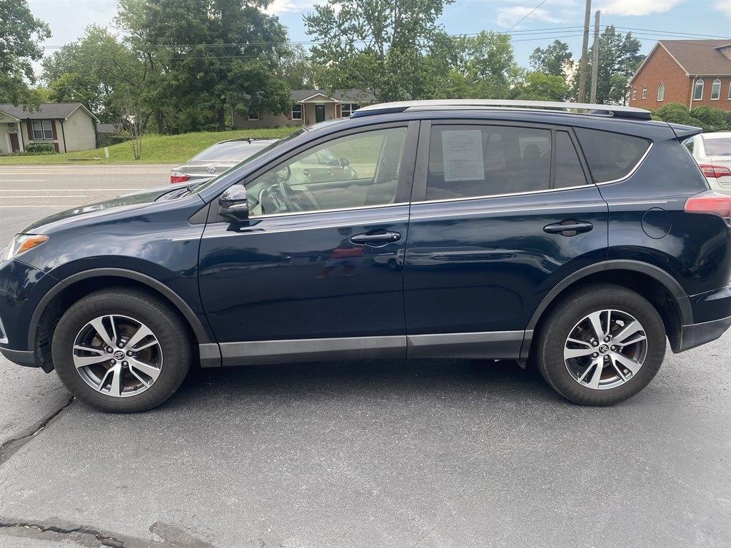 Toyota RAV4 XLE FWD 2018