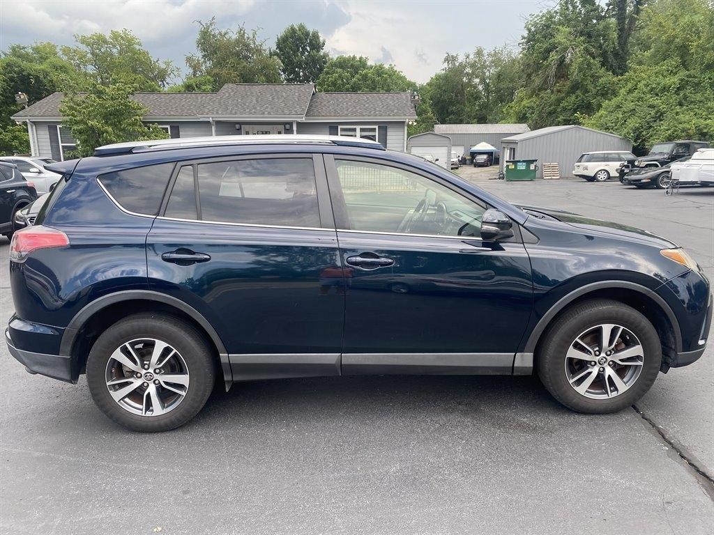 Toyota RAV4 XLE FWD 2018