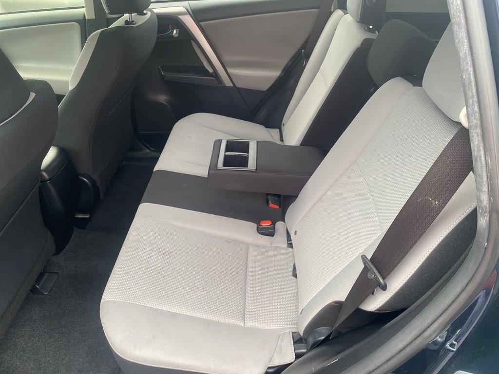Toyota RAV4 XLE FWD 2018