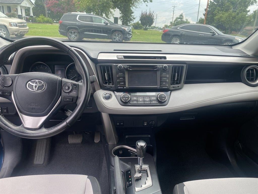 Toyota RAV4 XLE FWD 2018