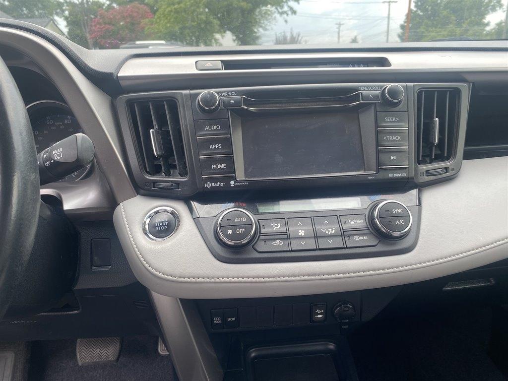 Toyota RAV4 XLE FWD 2018