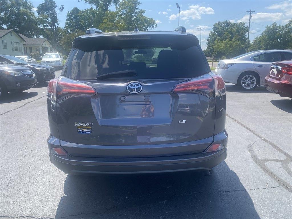 Toyota RAV4 LE FWD 2017