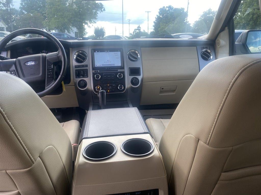 Ford Expedition XLT 4WD 2016