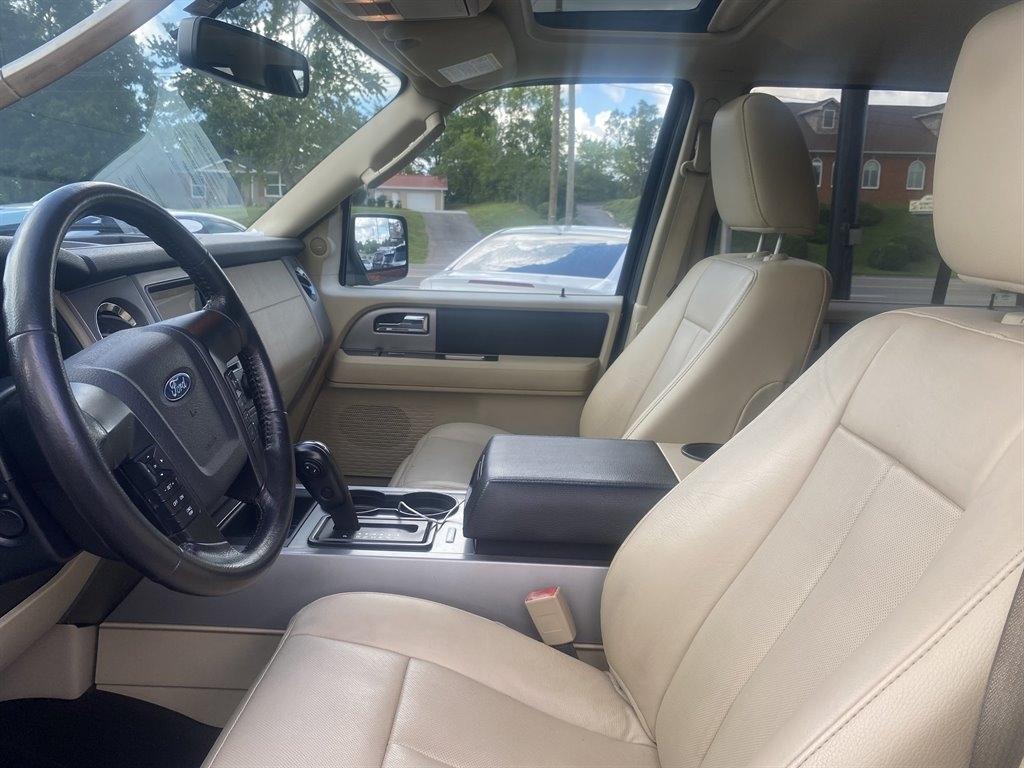 Ford Expedition XLT 4WD 2016