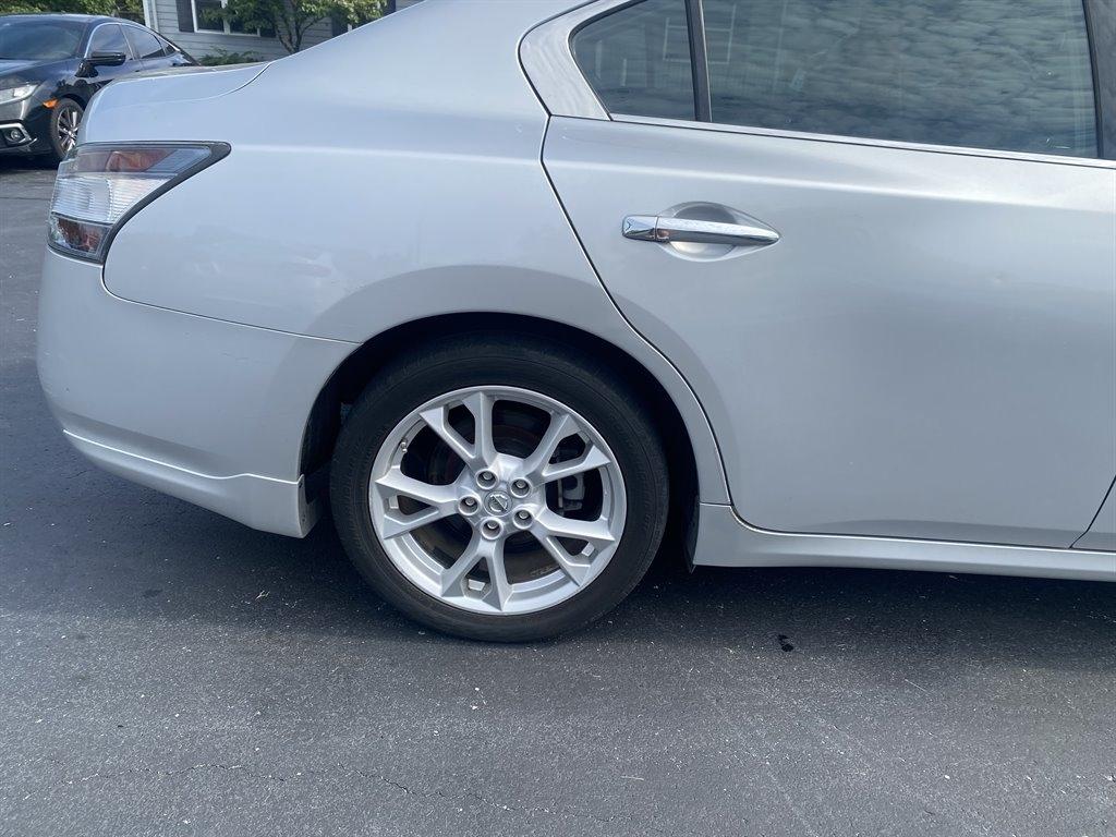 Nissan Maxima SV 2012