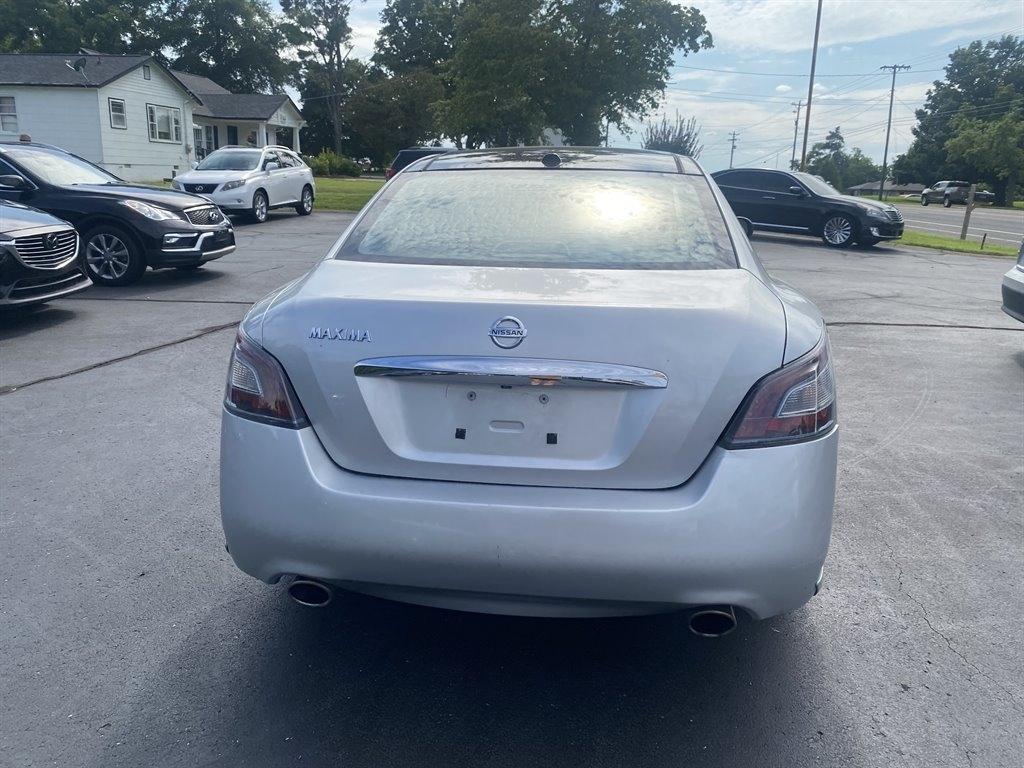 Nissan Maxima SV 2012