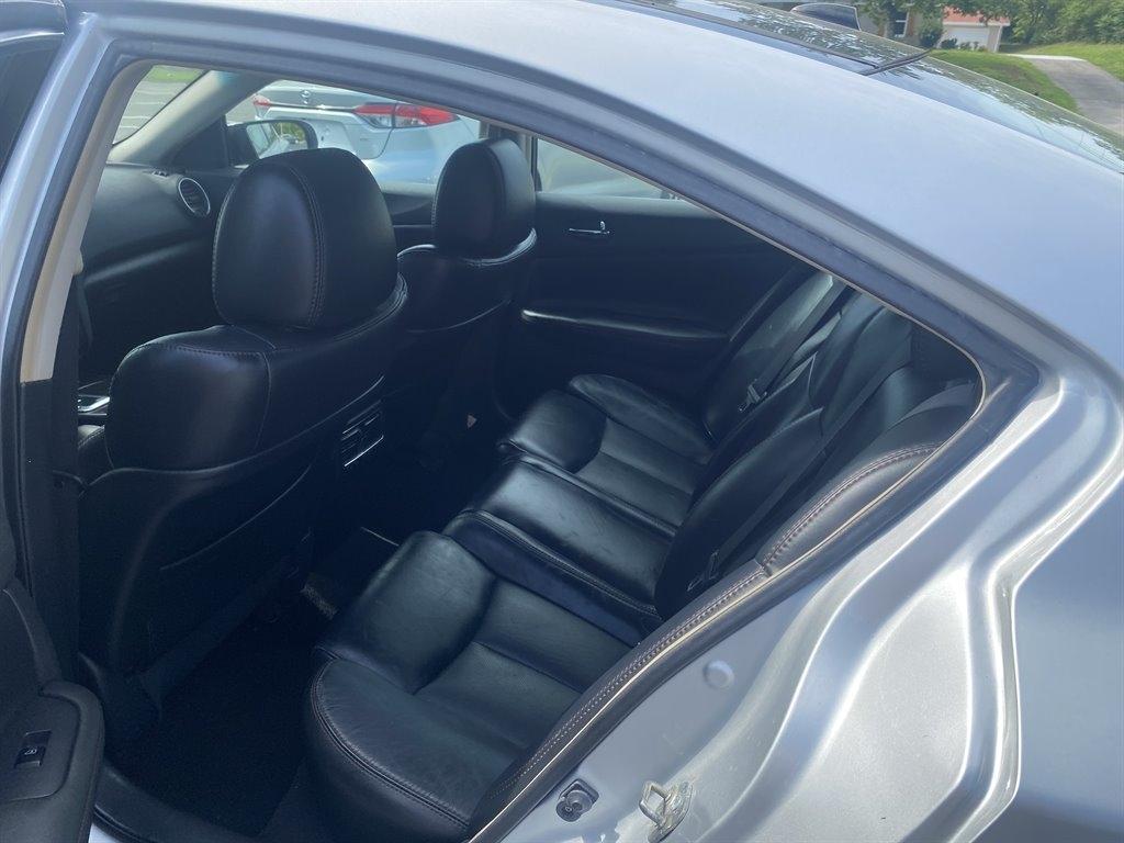 Nissan Maxima SV 2012