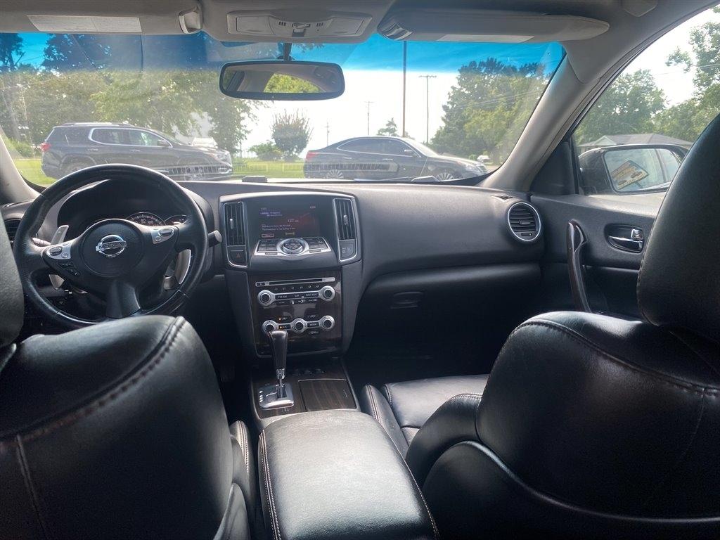 Nissan Maxima SV 2012