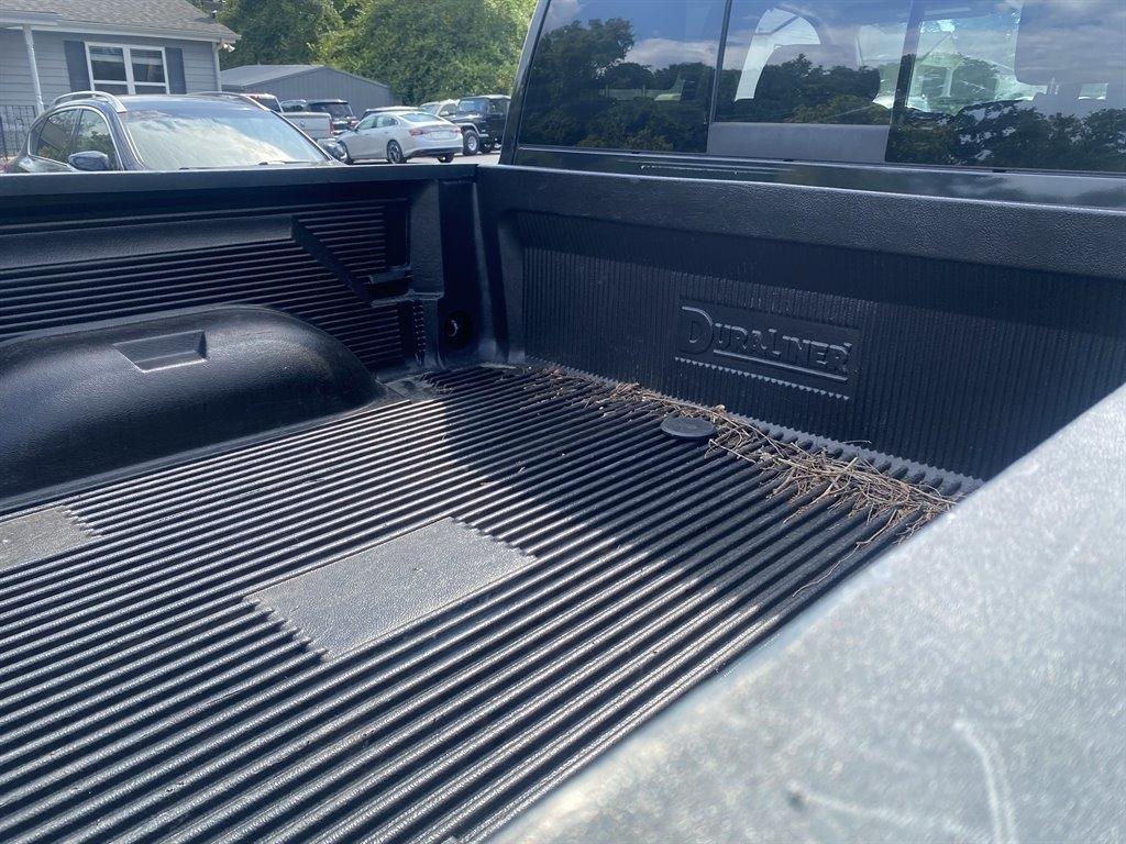 RAM 1500 SLT Quad Cab 4WD 2017