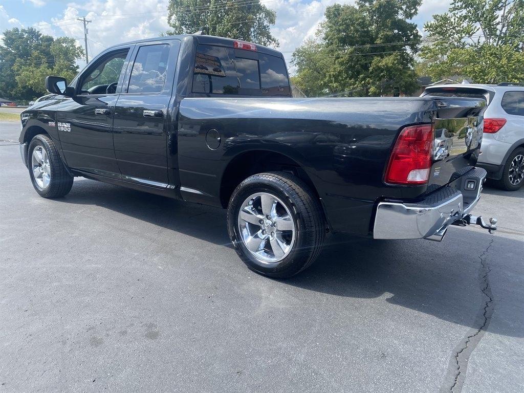 RAM 1500 SLT Quad Cab 4WD 2017