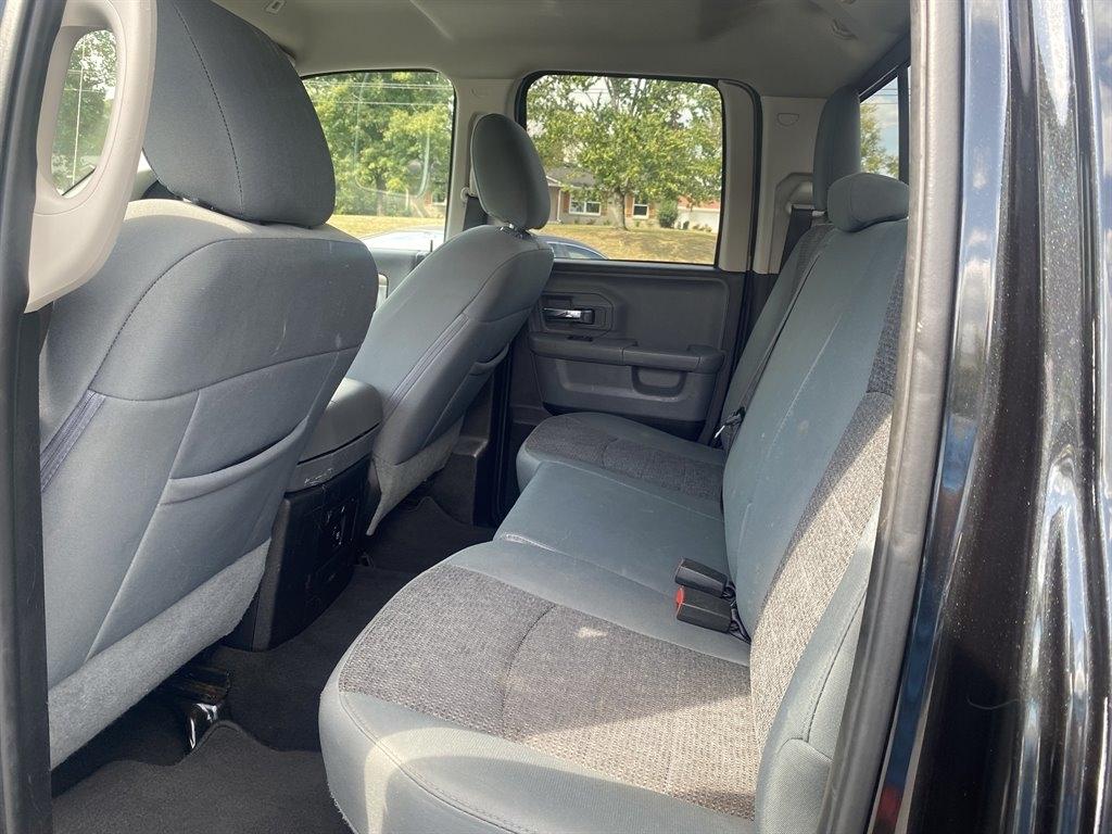RAM 1500 SLT Quad Cab 4WD 2017