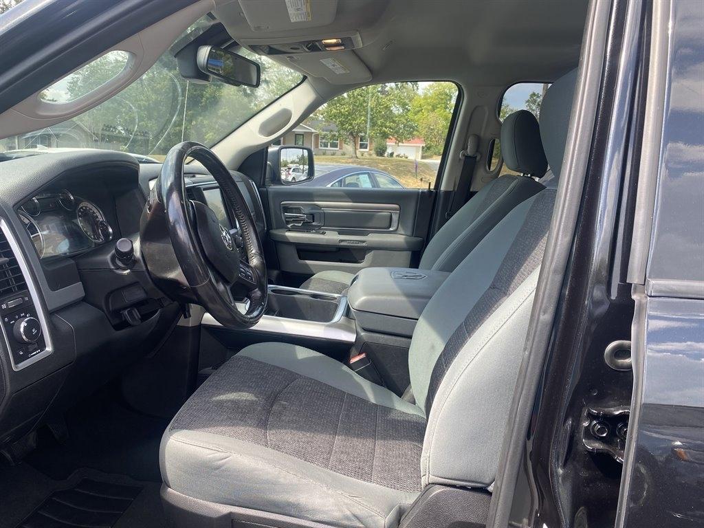 RAM 1500 SLT Quad Cab 4WD 2017