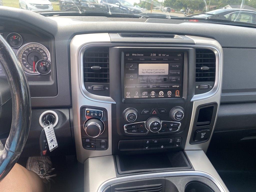 RAM 1500 SLT Quad Cab 4WD 2017
