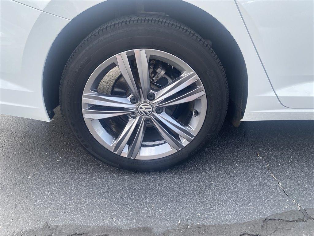 Volkswagen Jetta 1.4T R-Line 8A 2019