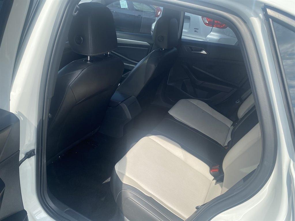 Volkswagen Jetta 1.4T R-Line 8A 2019