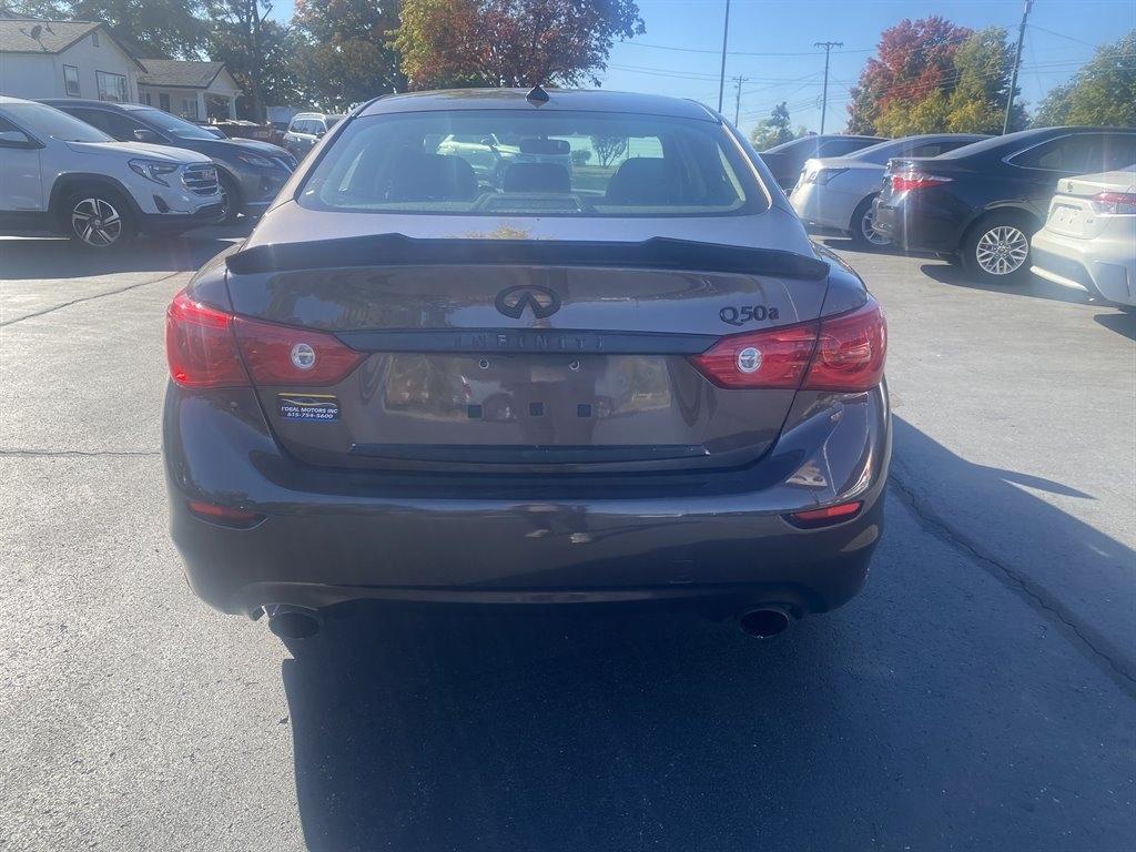 Infiniti Q50 Base 2015