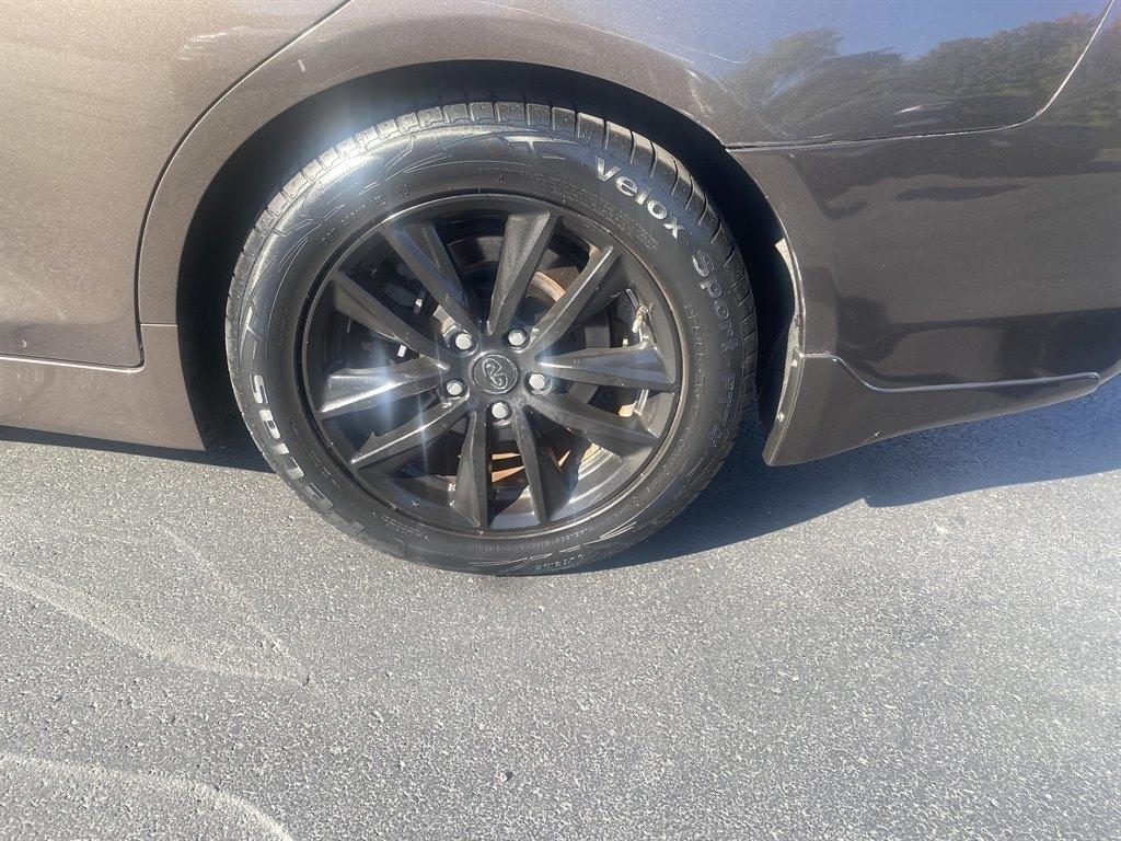 Infiniti Q50 Base 2015