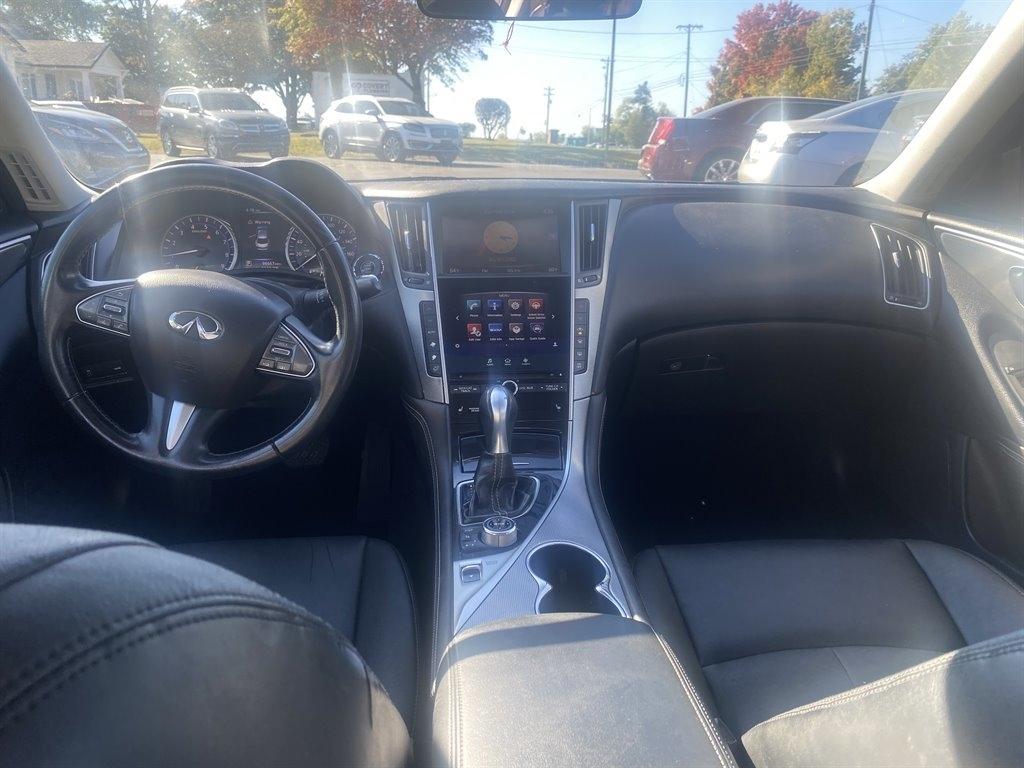 Infiniti Q50 Base 2015