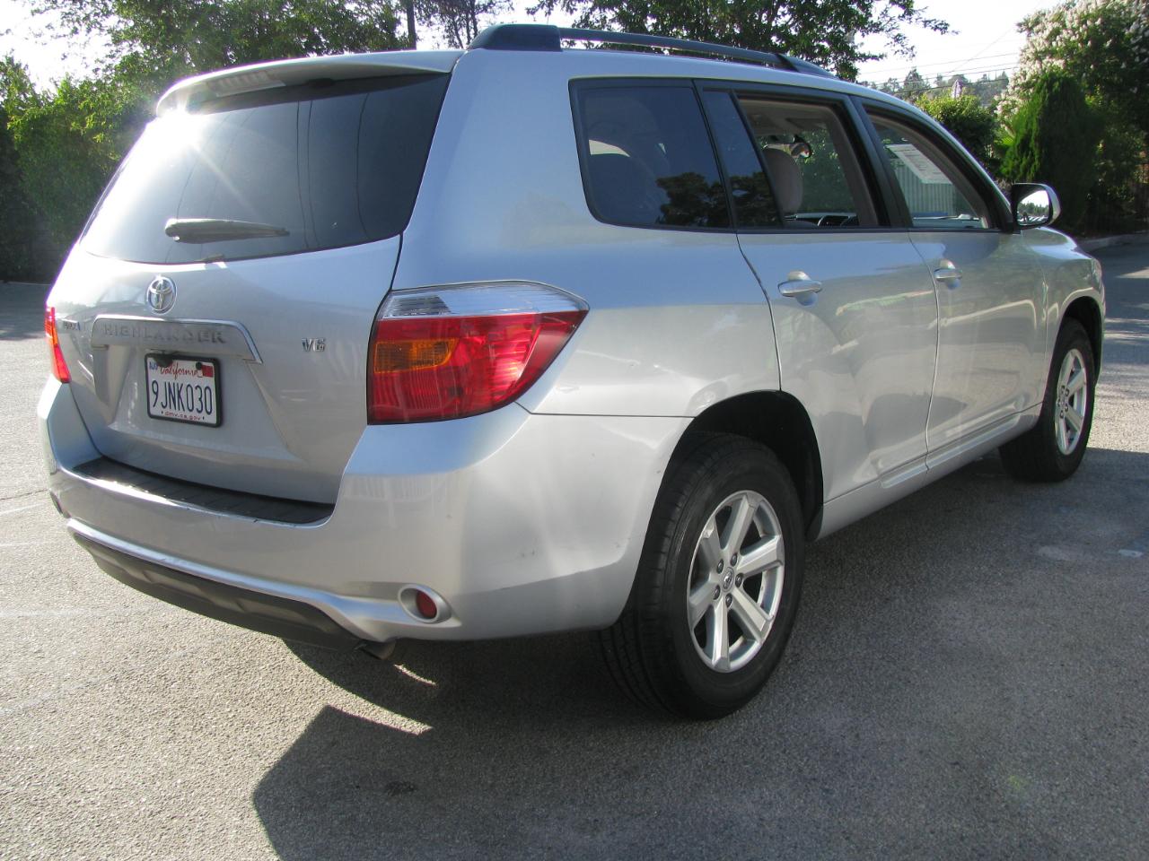 Toyota Highlander FWD 4dr Base (Natl) 2008