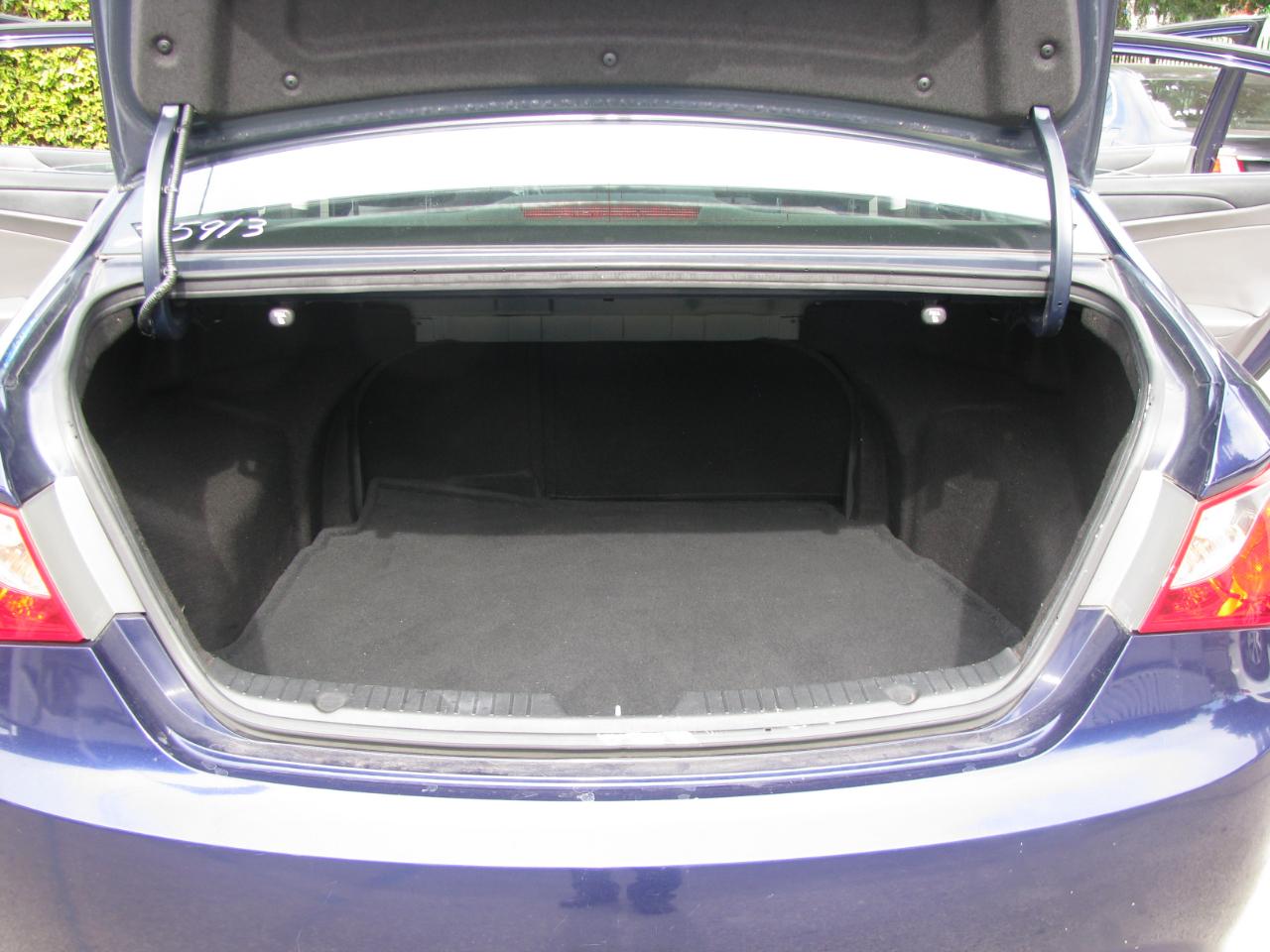 Hyundai Sonata 4dr Sdn 2.4L Auto SE 2013