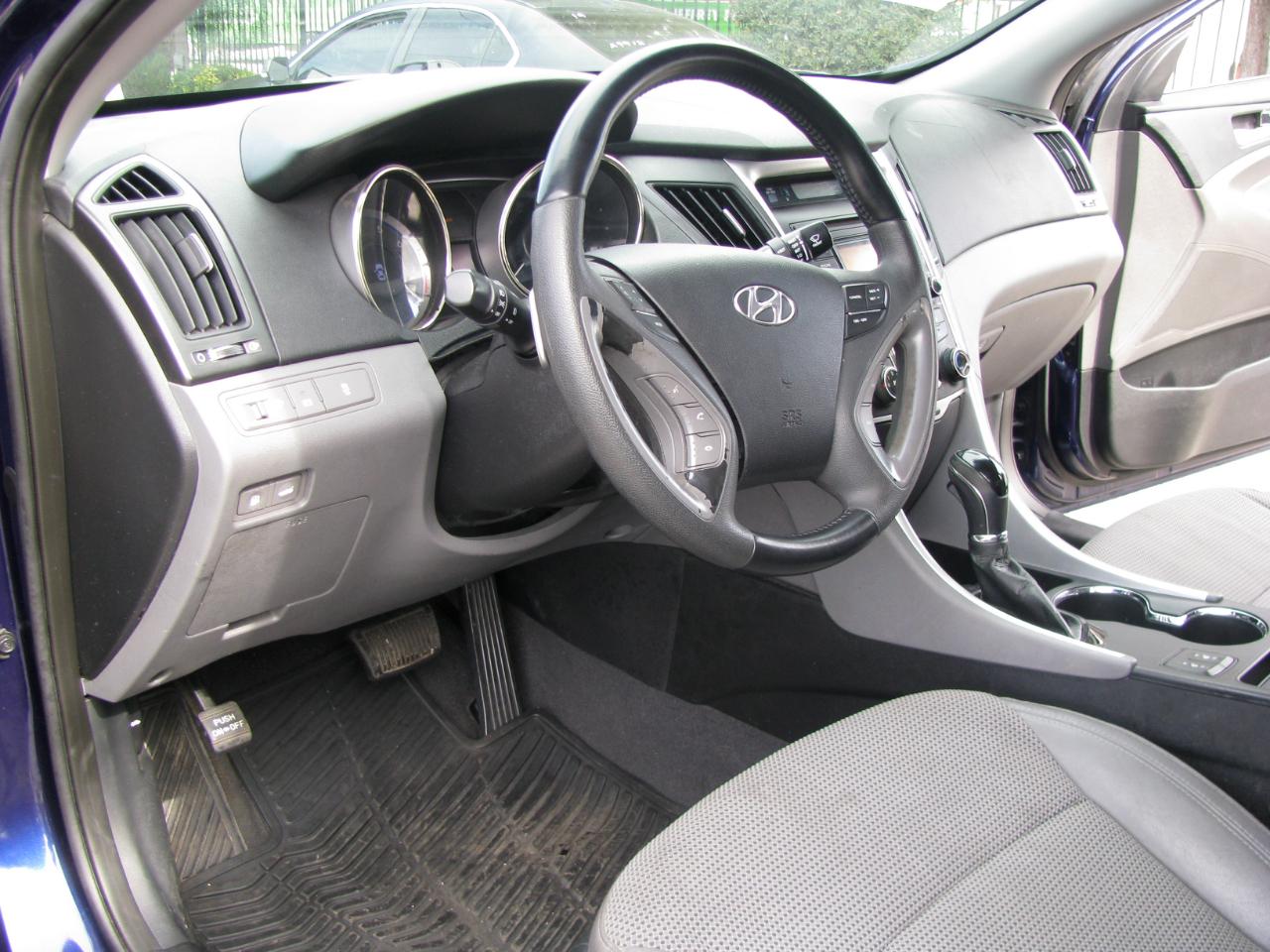 Hyundai Sonata 4dr Sdn 2.4L Auto SE 2013