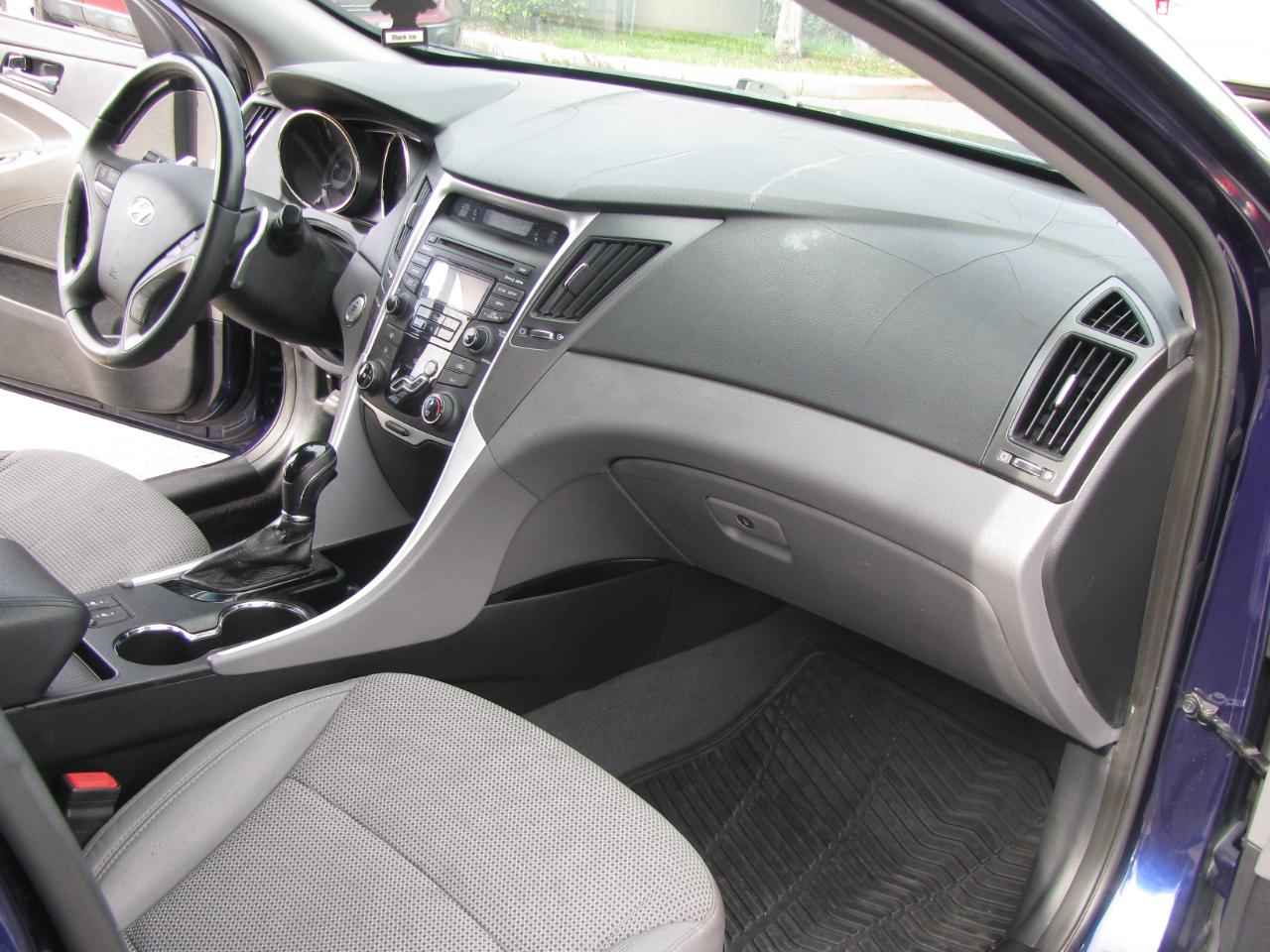 Hyundai Sonata 4dr Sdn 2.4L Auto SE 2013