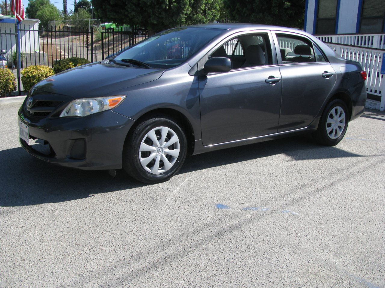Toyota Corolla 4dr Sdn Auto LE (Natl) 2011 Toyota Corolla 4dr Sdn Auto LE (Natl) 2011