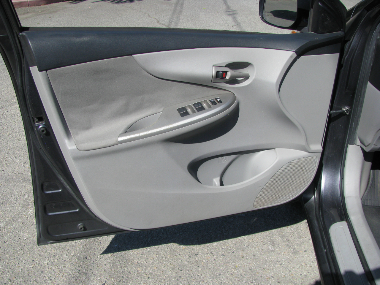 Toyota Corolla 4dr Sdn Auto LE (Natl) 2011 Toyota Corolla 4dr Sdn Auto LE (Natl) 2011