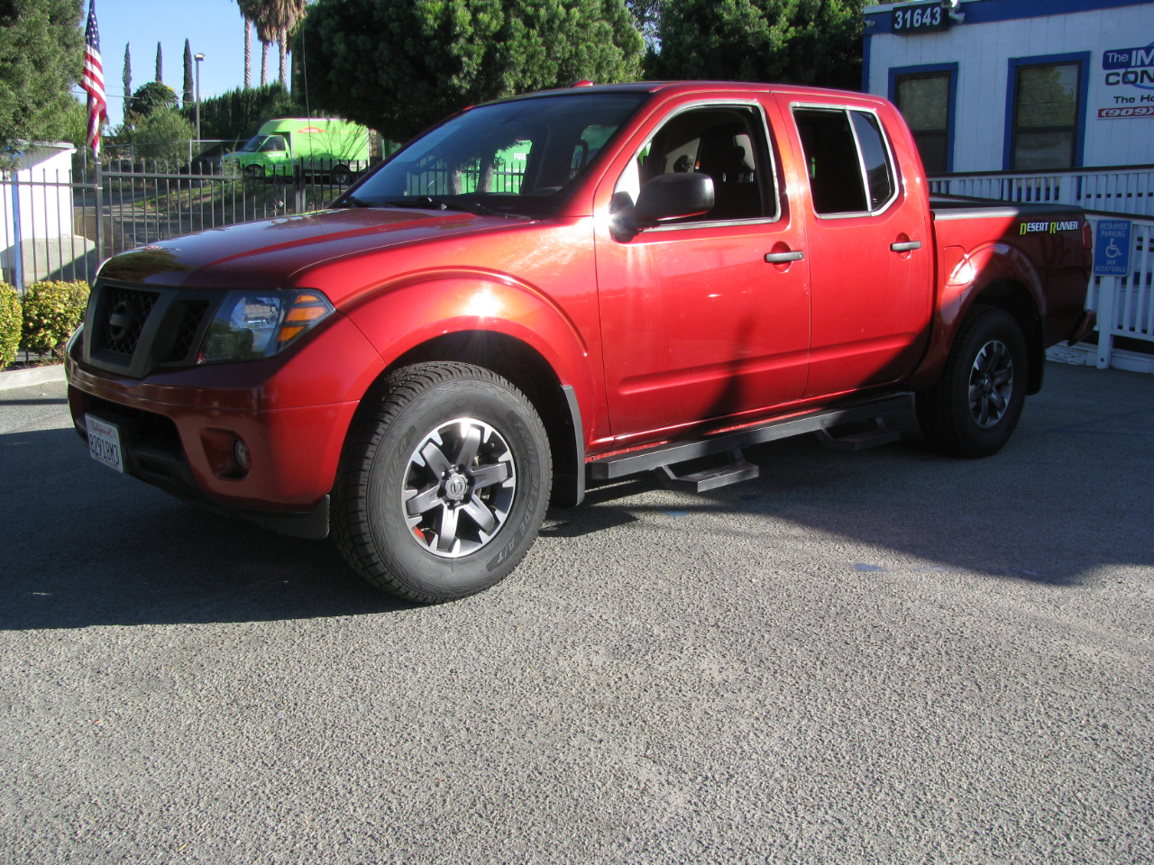 Nissan Frontier 2WD Crew Cab SWB Auto Desert Runner 2016 Nissan Frontier 2WD Crew Cab SWB Auto Desert Runner 2016