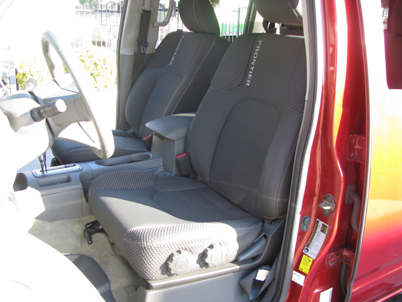 Nissan Frontier 2WD Crew Cab SWB Auto Desert Runner 2016 Nissan Frontier 2WD Crew Cab SWB Auto Desert Runner 2016