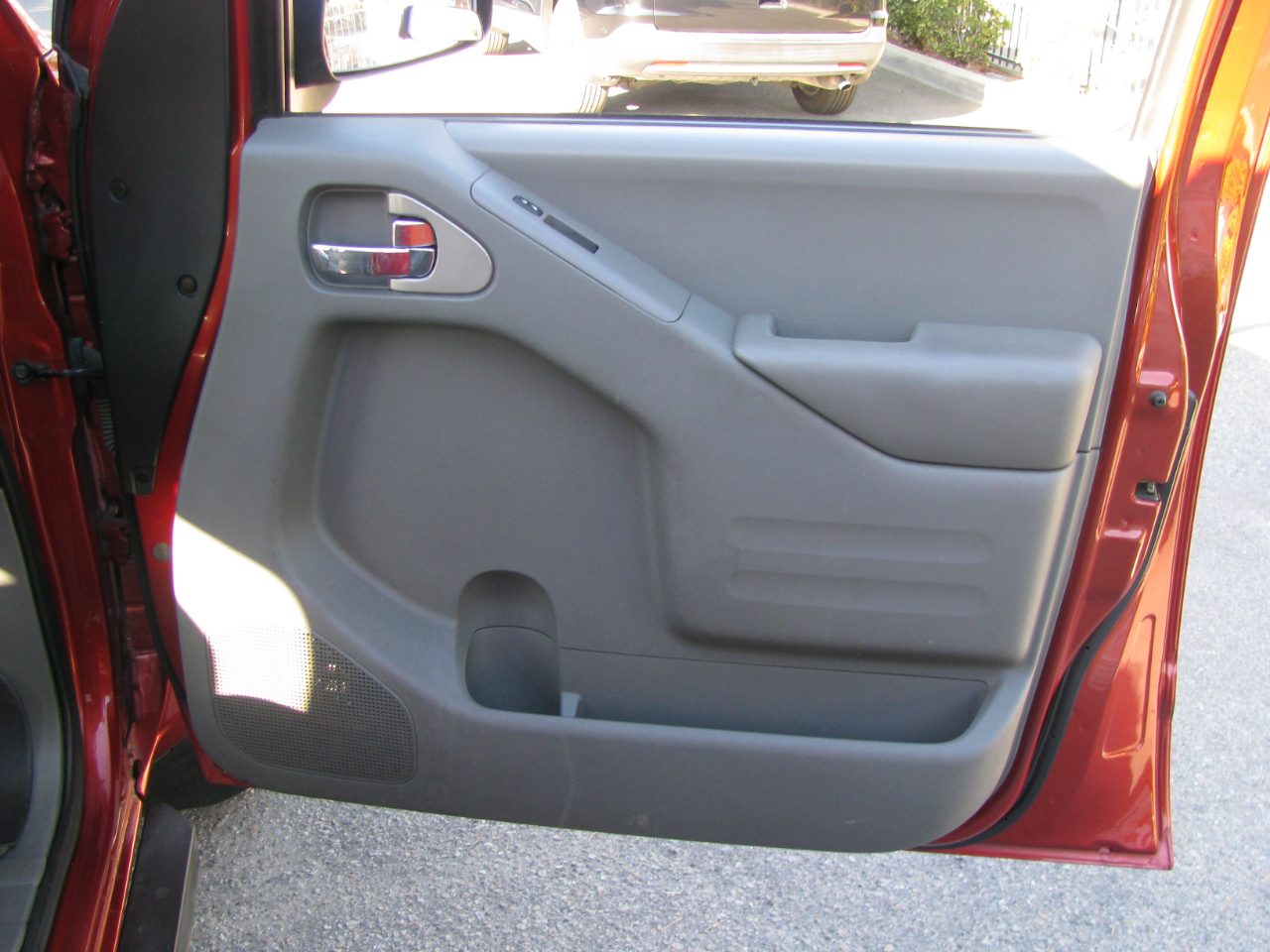 Nissan Frontier 2WD Crew Cab SWB Auto Desert Runner 2016 Nissan Frontier 2WD Crew Cab SWB Auto Desert Runner 2016