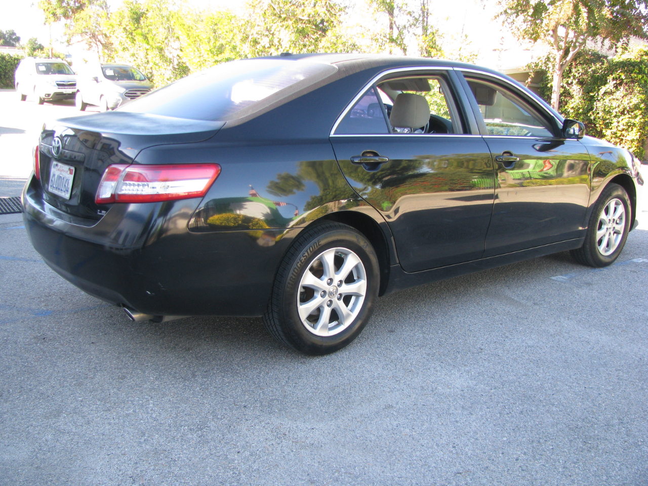 Toyota Camry 4dr Sdn V6 Auto LE (Natl) 2011