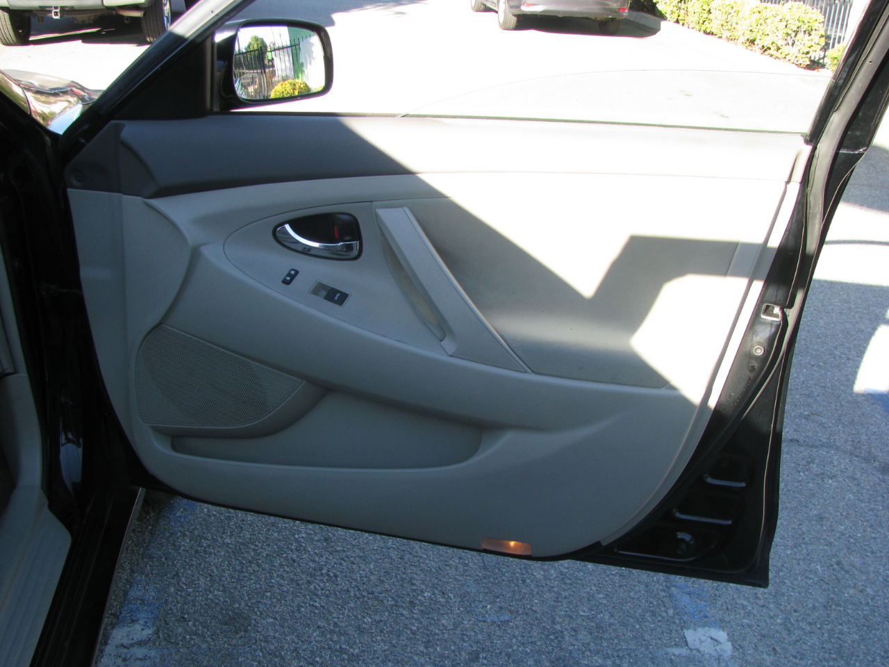 Toyota Camry 4dr Sdn V6 Auto LE (Natl) 2011