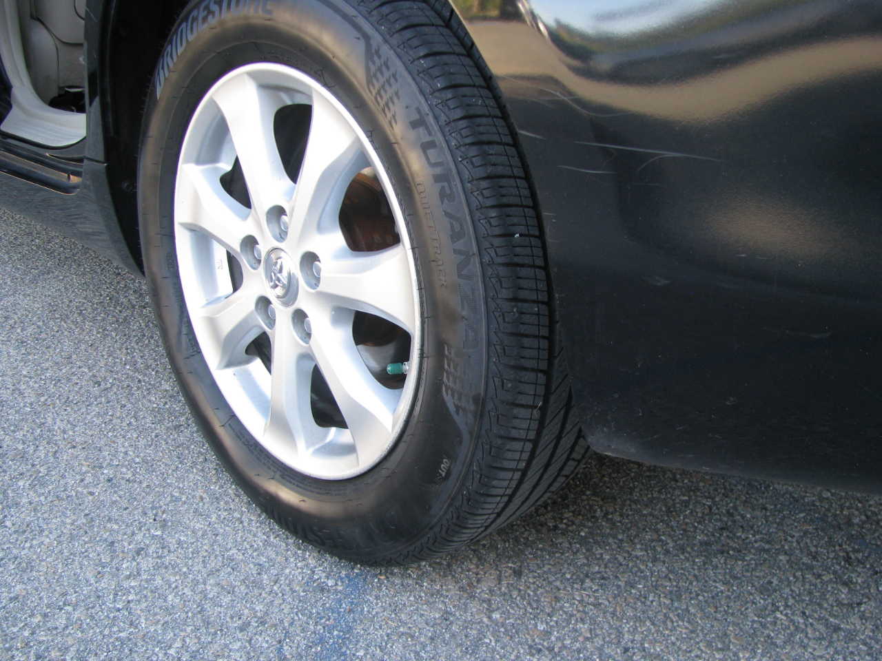 Toyota Camry 4dr Sdn V6 Auto LE (Natl) 2011