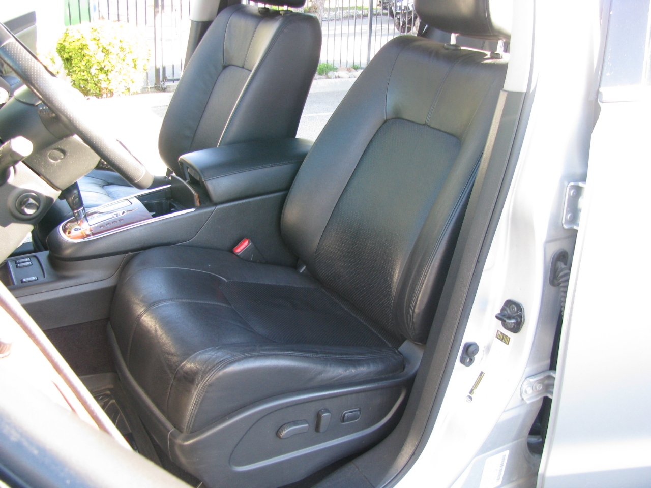 Nissan Murano AWD 4dr LE 2010