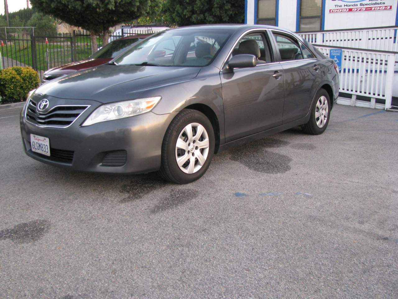 Toyota Camry 4dr Sdn I4 Auto LE (Natl) 2010