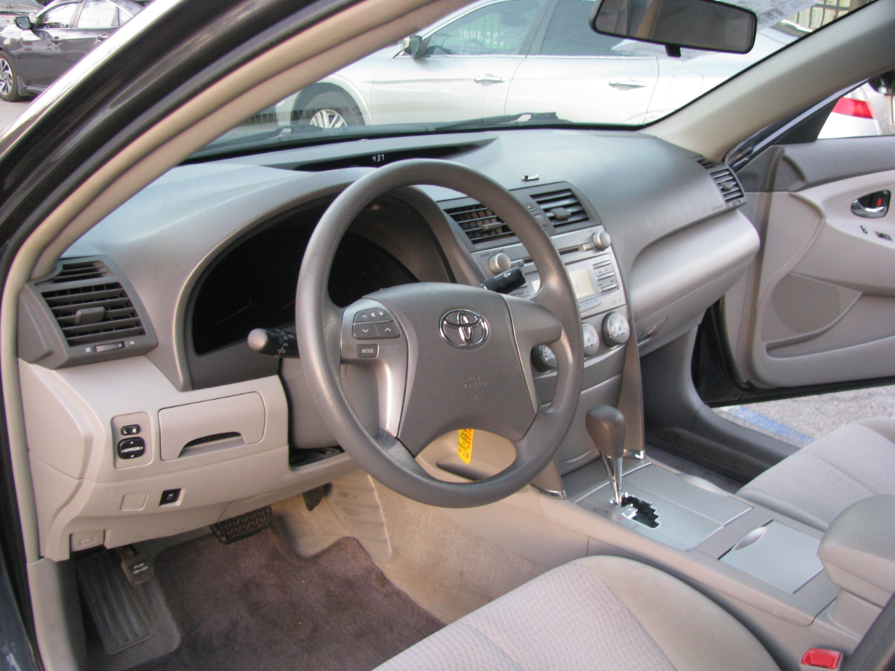 Toyota Camry 4dr Sdn I4 Auto LE (Natl) 2010