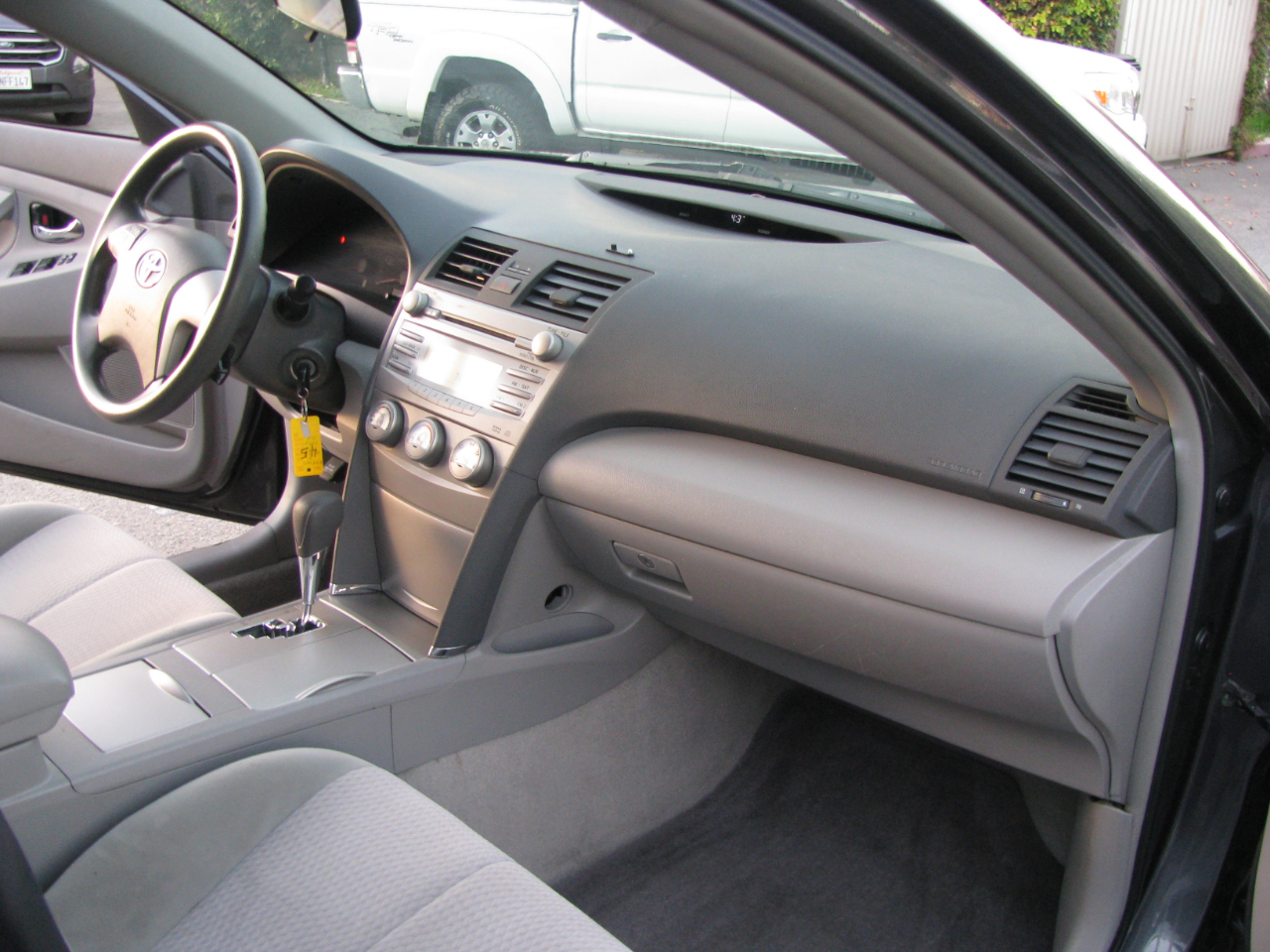 Toyota Camry 4dr Sdn I4 Auto LE (Natl) 2010