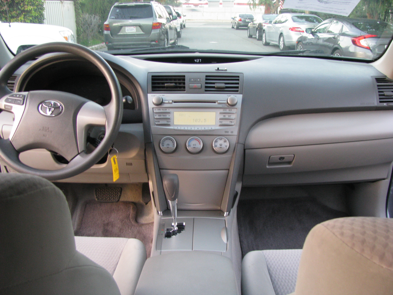 Toyota Camry 4dr Sdn I4 Auto LE (Natl) 2010